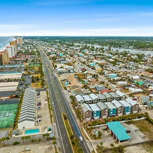 Villa Crescent Moon Palace - A Luxury With Pool, Parking, Just Steps To The, Panama City Beach